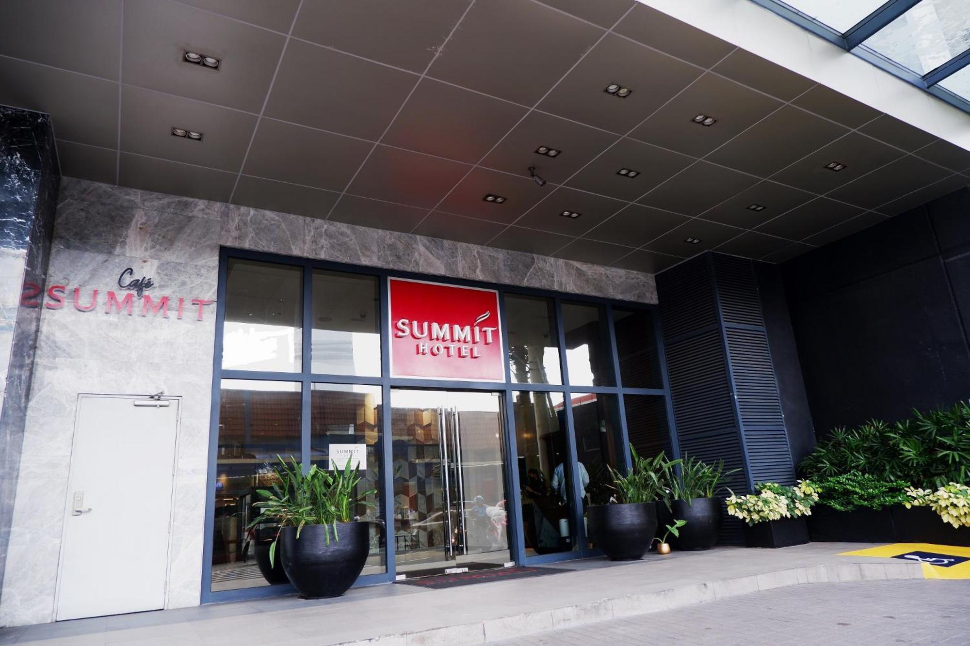 Summit Hotel Greenhills Quezon City Εξωτερικό φωτογραφία